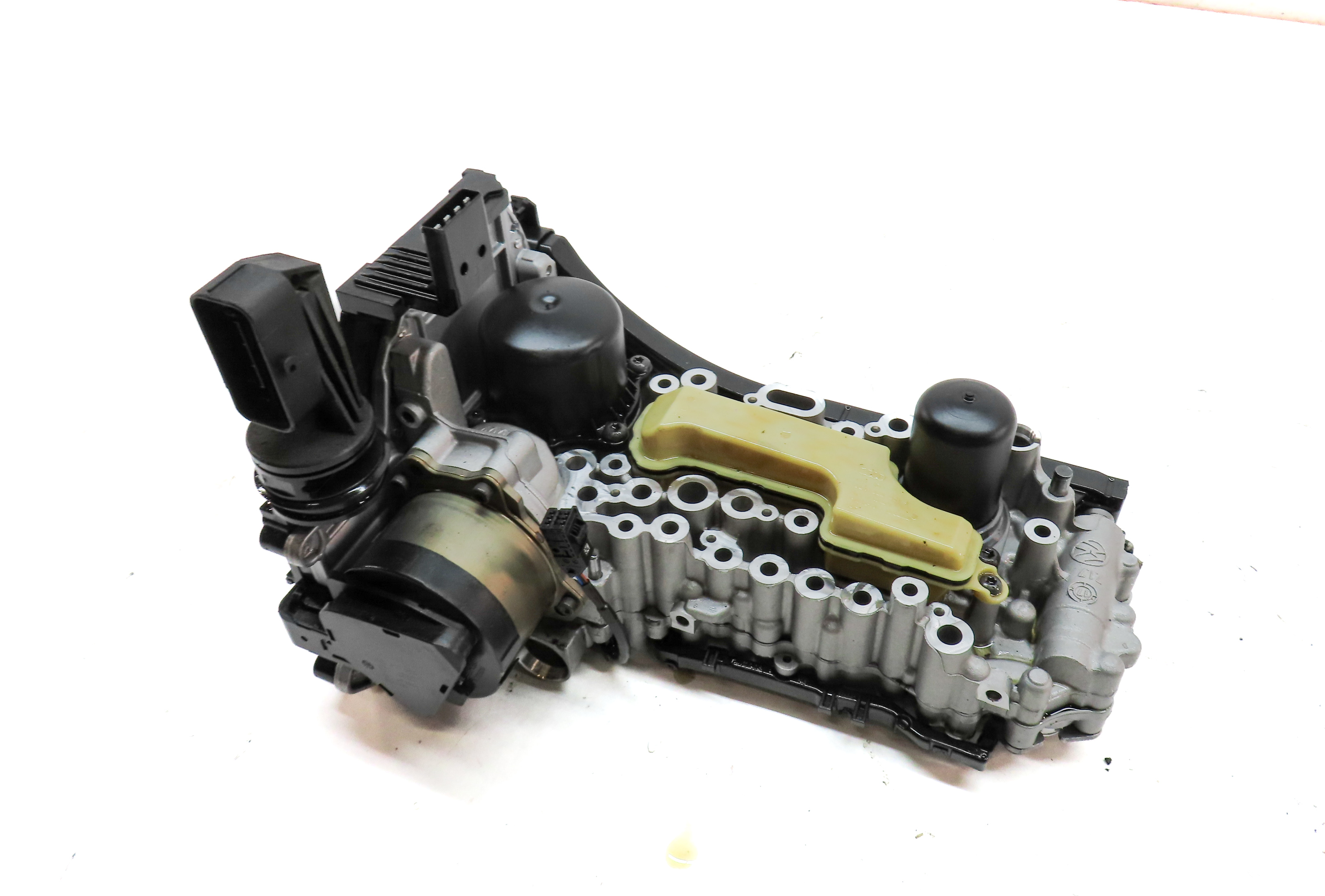 17-19 AUDI A4 TURBO SVL 7 SPEED AUTO AUTOMATIC TRANSMISSION VALVE BODY — exact item pictured